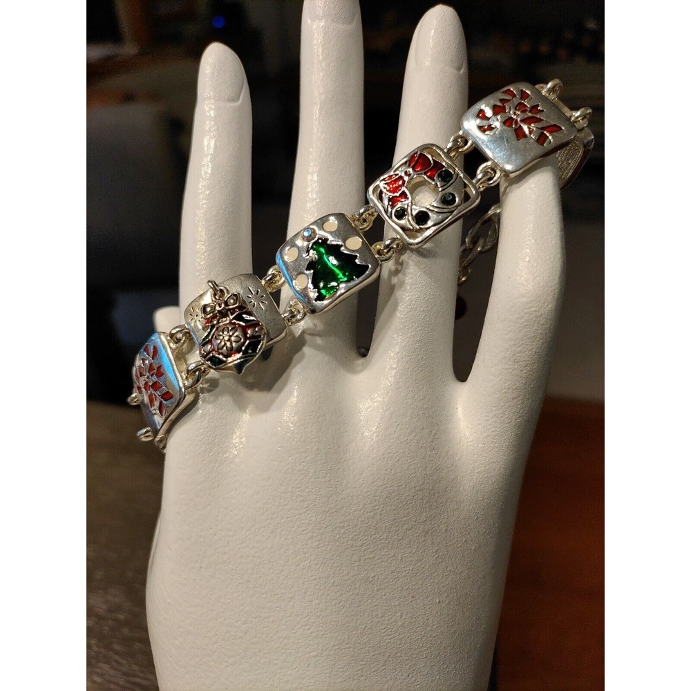 ADORABLE CHRISTMAS BRACELET - SILVERTONE SIZE 7 3/4" - GREAT GIFT NICE CONDITION